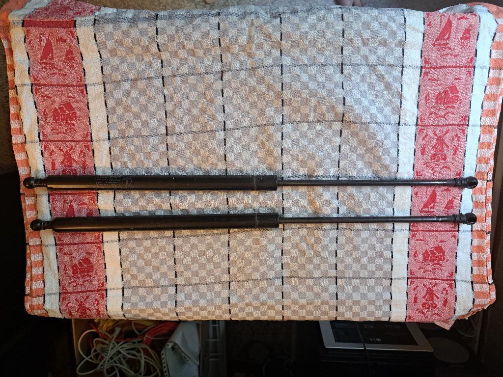 Te koop: gasdempers/hefcilinders achterklep Honda Civic 1997, Ophalen of Verzenden, Gebruikt, Honda