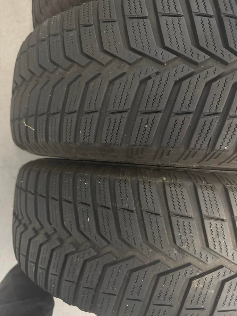 Kia Rio Winterbanden (2011-2017) met Wieldoppen, Auto-onderdelen, Banden en Velgen, Ophalen, Gebruikt