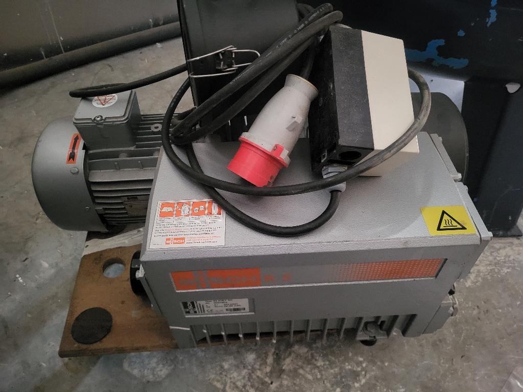 Busch vacuumpomp + vacuumketel 2000l buffervat Heftafel, Ophalen, Zo goed als nieuw, 200 tot 400 liter/min, Geluidgedempt