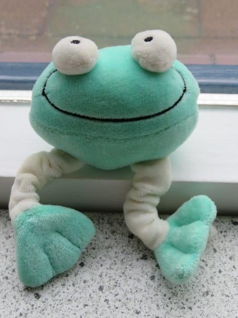 Kikker kikkertje soort doperwt met pootjes meet ca 14 cm, Ophalen of Verzenden, Zo goed als nieuw, Kikker