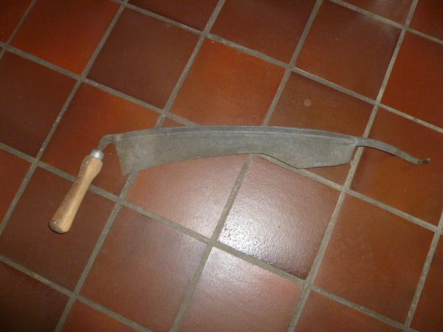 Oud hakselmes, Ophalen