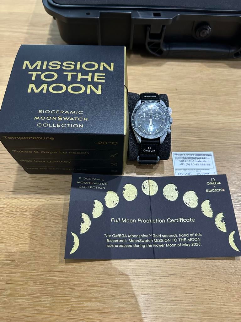 Swatch x Omega MoonSwatch - Mission to the Moon Gold - Nieuw, Kunststof, Polshorloge, Nieuw, Ophalen of Verzenden
