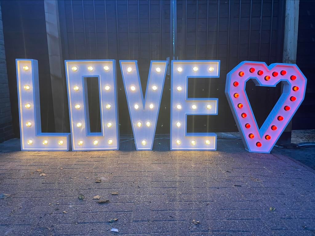 XL Lichtletters LOVE bruiloft en meer! GOEDKOOPSTE noorden, Hobby en Vrije tijd, Feestartikelen | Verhuur, Ophalen, Zo goed als nieuw