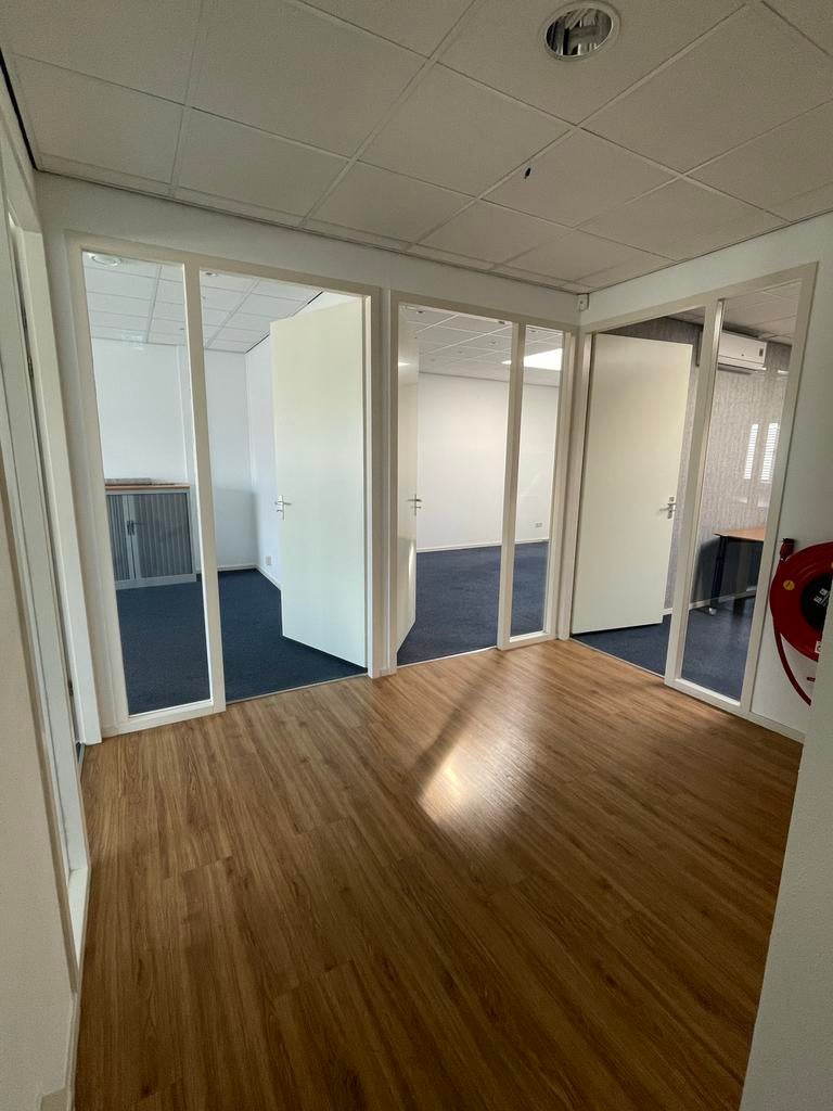 Kantoor-/werkruimte te huur., Zakelijke goederen, Bedrijfs Onroerend goed, 30 m², Huur, Bedrijfsruimte