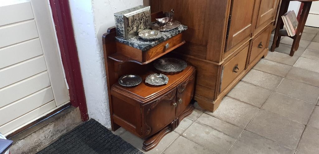 DESIGNMEUBELTJE SUPER MOOI JAREN 50, Ophalen