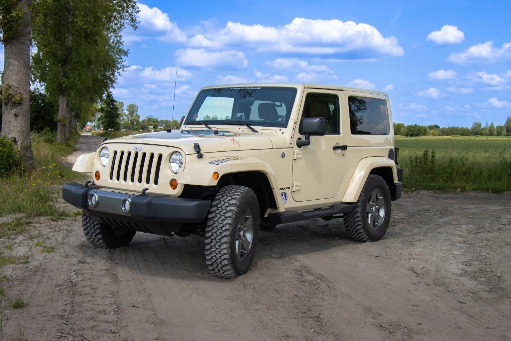 Jeep Wrangler sport Mojave - 12.572 km - NL KENTEKEN, Auto's, Beige, Leder, Bruin, Handgeschakeld
