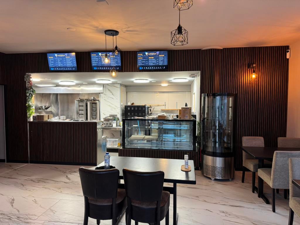 TE KOOP: VOLLEDIG INSTAPKLAAR RESTAURANT  NU OF NOOIT, Zakelijke goederen, Exploitaties en Overnames