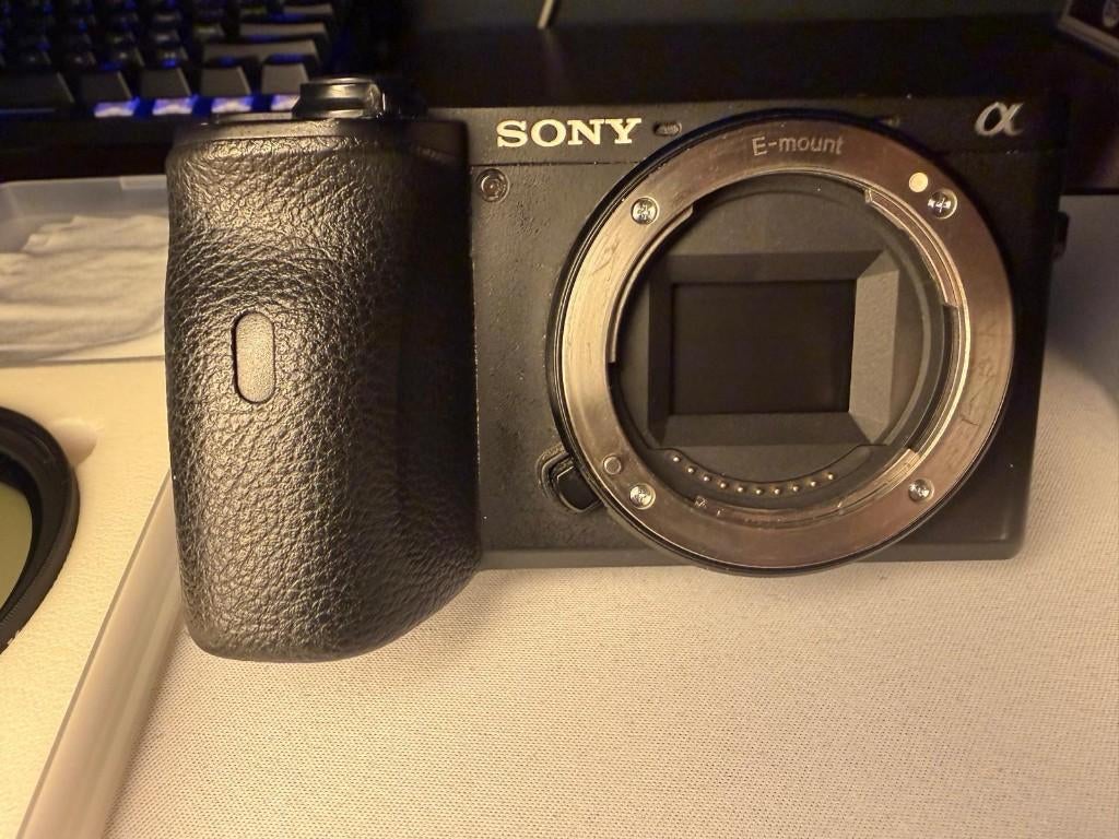 Sony A6600 + accessoires – uitstekende staat, Verzenden, Minder dan 150 cm, Driepoot