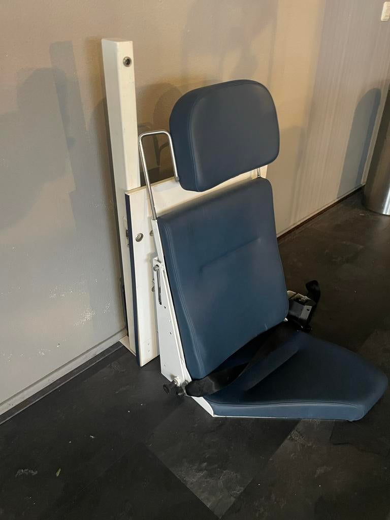 Ambulance passagiersstoel met rolgordel, Caravans en Kamperen, Ophalen, Zo goed als nieuw