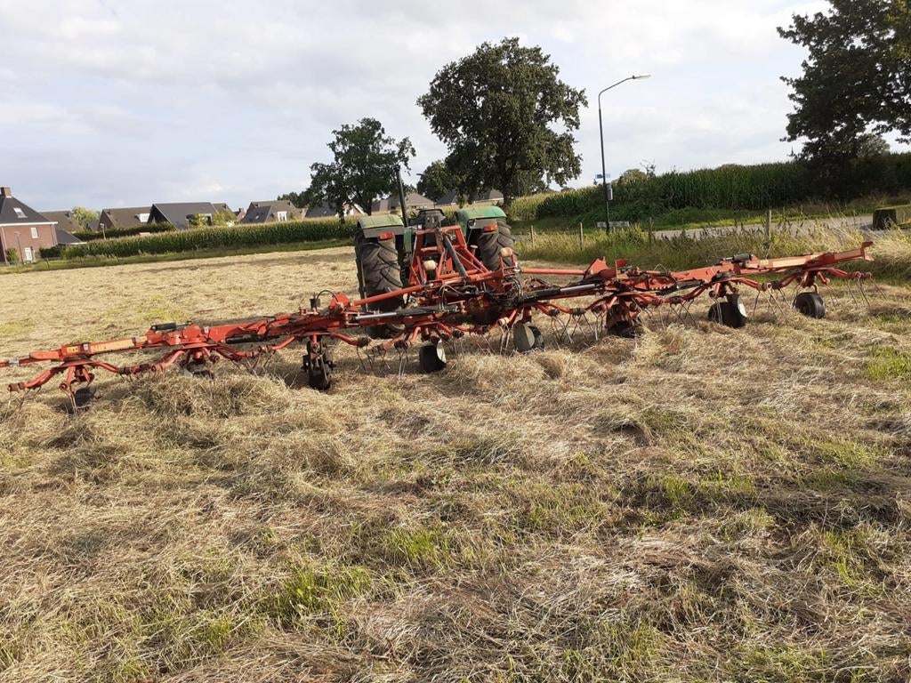 Hooier hooischudder, Ophalen