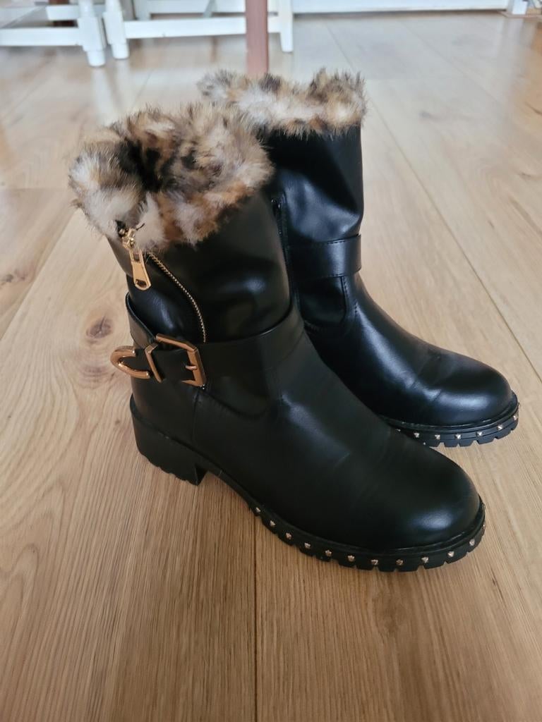 Gevoerde laarsjes, Ophalen of Verzenden, Zo goed als nieuw, Zwart