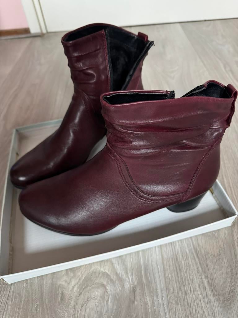 NIEUW; lederen donkere rode laarsjes maat 42, Ophalen of Verzenden, Nieuw, Rood