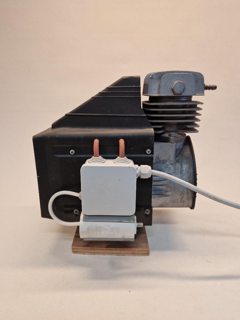 Compressor (Reflex GMS 100), Ophalen, Gebruikt, Olievrij, Minder dan 6 bar