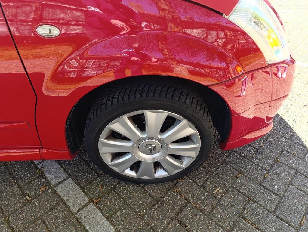 Citroën C2 1.6 I 16V 2005 Rood, Auto's, Citroën, Voorwielaandrijving, Euro 5, 450 kg, 40 €/maand