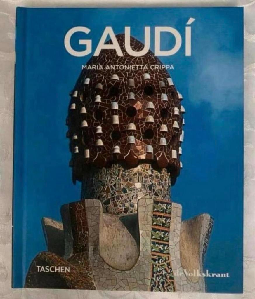 Gaudi - Maria Antonietta Crippa - Taschen / de Volkskrant, Ophalen of Verzenden, Zo goed als nieuw, Architecten