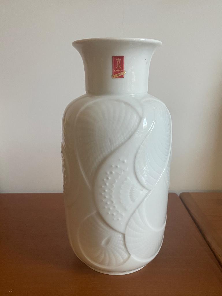 Witte AK Kaiser vaas porcelein porselein aardewerk, Wit, Aardewerk of Porselein, Ophalen of Verzenden, Zo goed als nieuw
