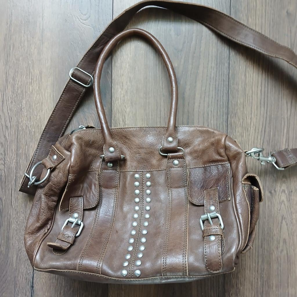 Henders & Hazel bruine leren tas met studs en schouderriem, Ophalen of Verzenden, Bruin, Handtas