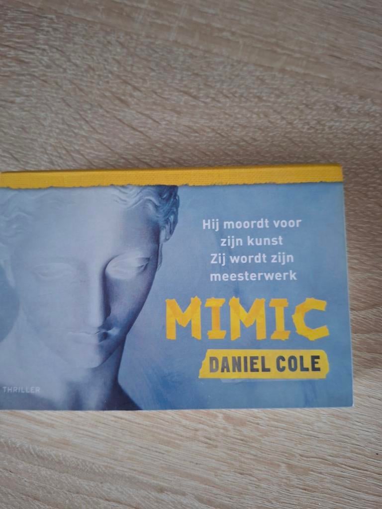 Dwarsliggers  doodsbruid/ Mimic, Boeken, Thrillers, Ophalen of Verzenden