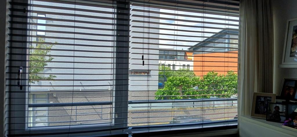 Zwarte jaloezieën, Ophalen, 100 tot 150 cm, Zwart, Zo goed als nieuw