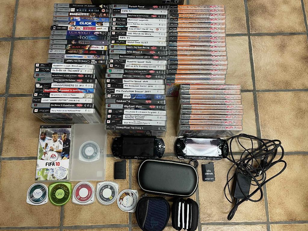 Sony PSP 1004 + 3004 + Games + UMD, Spelcomputers en Games, Spelcomputers | Sony PSP, Gebruikt, Zwart, Ophalen of Verzenden, PSP