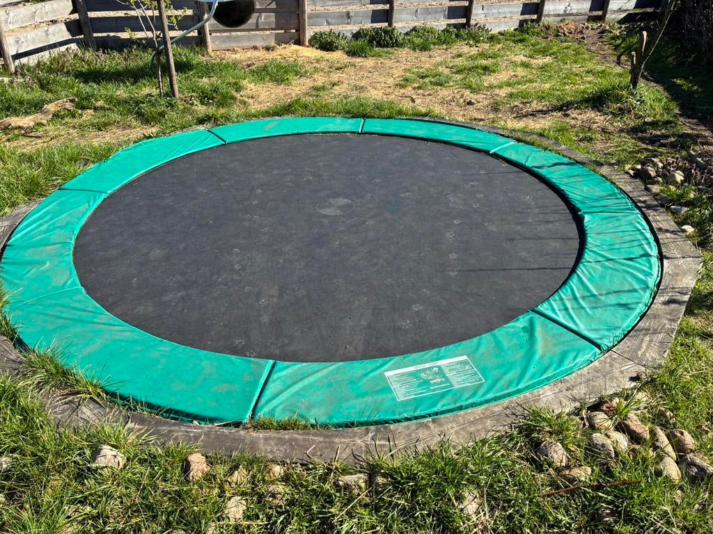 Grote Berg trampoline 380 doorsnee, Kinderen en Baby's, Speelgoed | Buiten | Trampolines, Ophalen of Verzenden, Zo goed als nieuw
