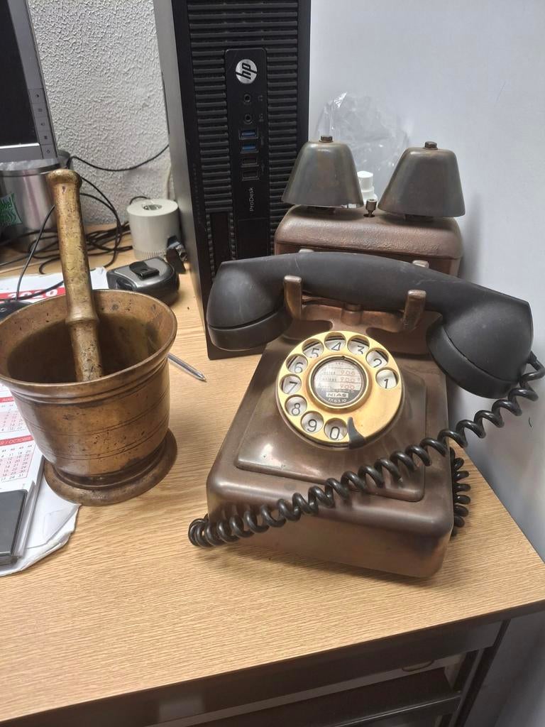 Vintage Draaischijf Telefoon & Antieke Vijzel Set, Antiek en Kunst, Ophalen of Verzenden