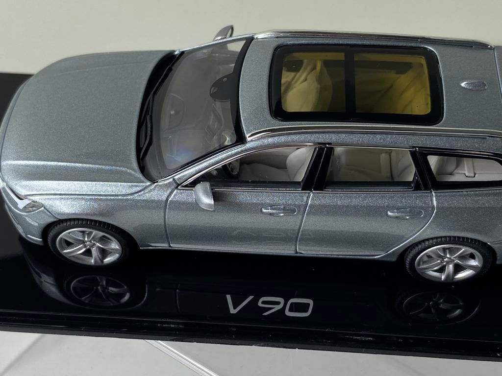 1:43 VOLVO V90-NOREV-in vitrinebox-, Hobby en Vrije tijd, Modelauto's | 1:43, Ophalen of Verzenden, Nieuw, Auto, Norev