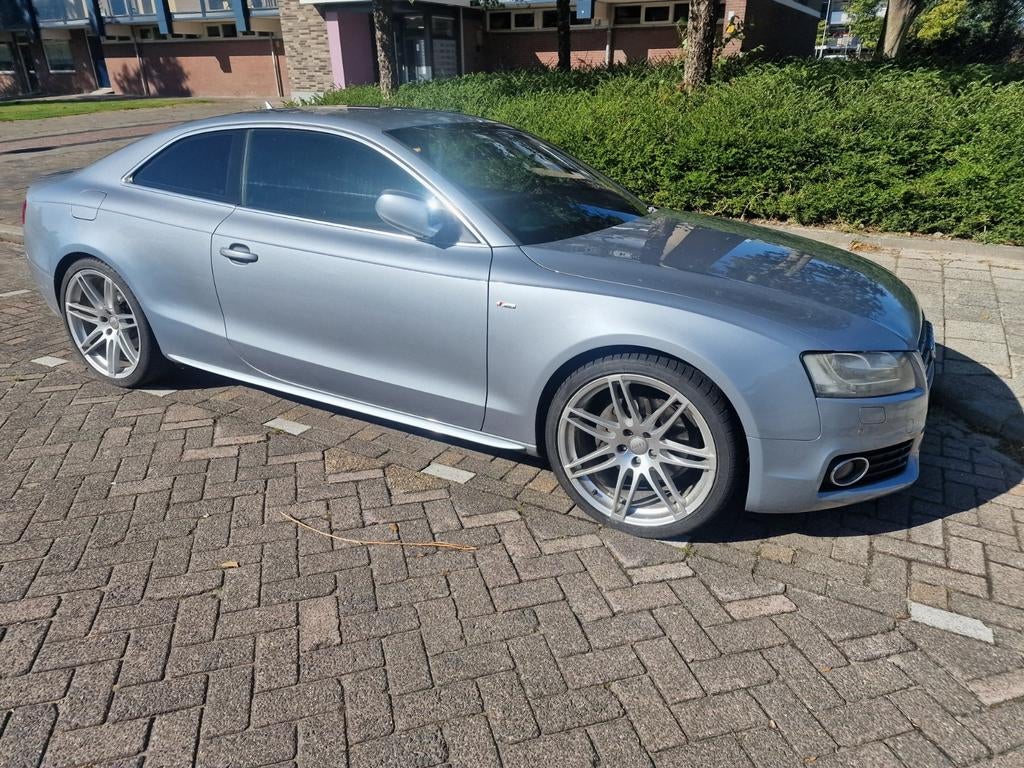 Audi A5 2.0 Tfsi 211pk Quattro 2011 Grijs, Auto's, Zwart, 4 cilinders, 1984 cc, 4 stoelen