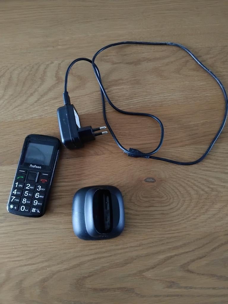 Profoon senioren telefoon, Overige modellen, Geen camera, Ophalen of Verzenden, Zo goed als nieuw