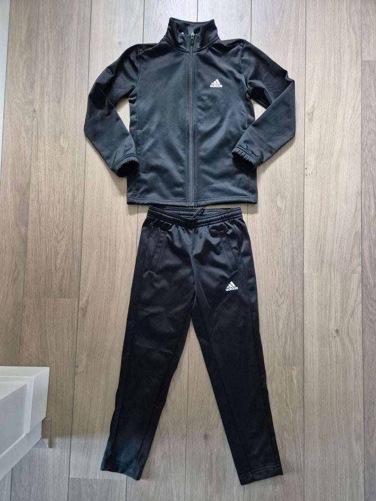 Adidas trainingspak trainingsbroek trainingsjasje mt 128, Kinderen en Baby's, Kinderkleding | Maat 128, Ophalen of Verzenden, Zo goed als nieuw