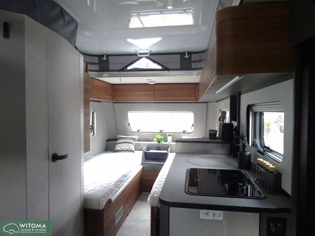 Eriba Feeling 470 Enkelbedden, Caravans en Kamperen, Standaardzit, Schokbreker, Bedrijf, 5 tot 6 meter