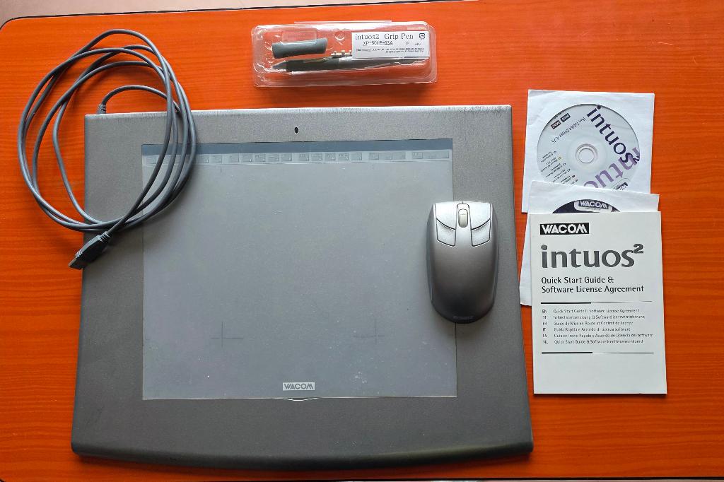 Wacom Intuos 2 – A4 graphic tablet, Computers en Software, Tekentablets, Ophalen of Verzenden, Gebruikt, Bedraad, Wacom Intuos