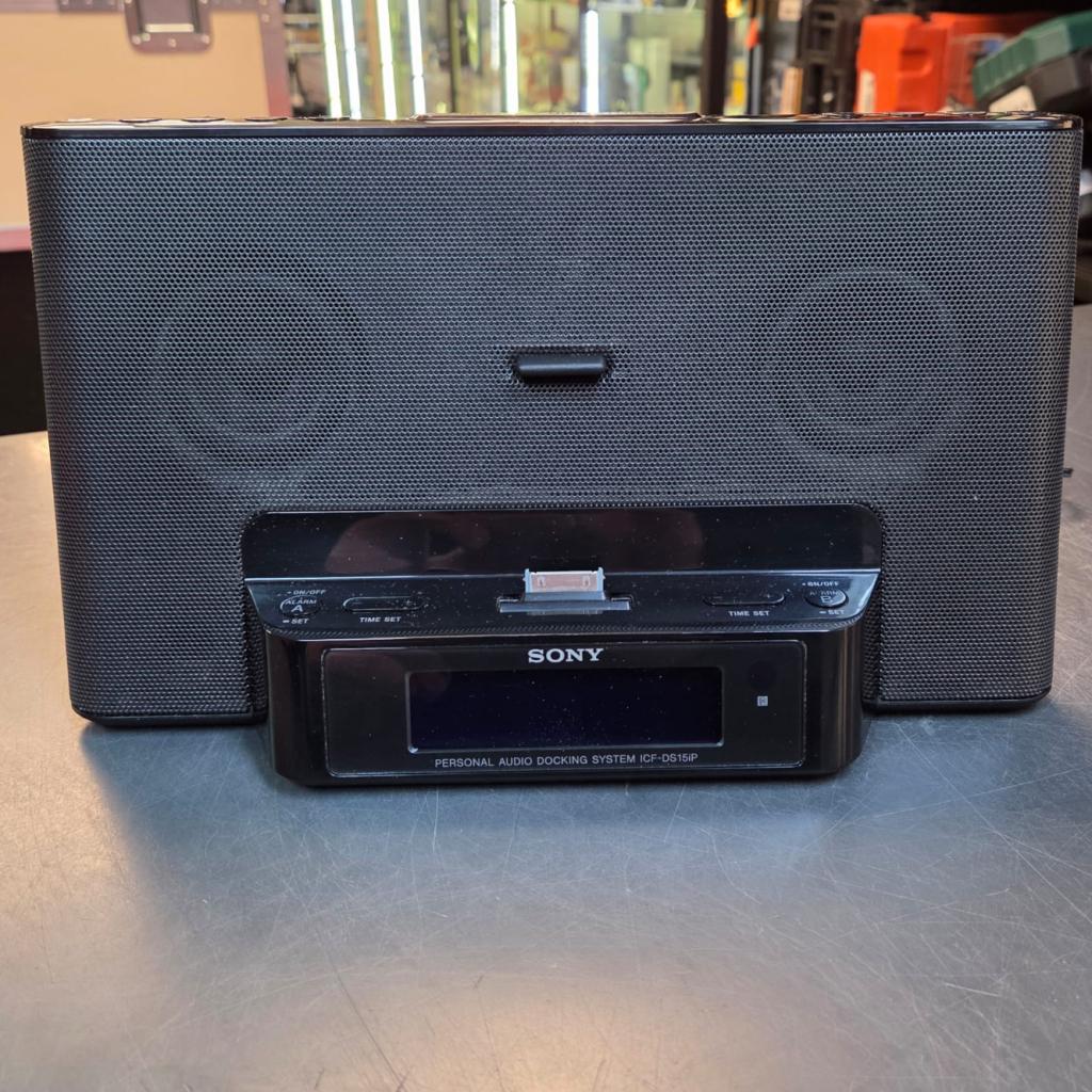 SONY ICF-DS15iP miniset: radio, iPod, aux met remote, Sony, Zo goed als nieuw, Support@sony.com, 1-7-1 Konan, Minato-ku
Tokyo 108-0075
Japan