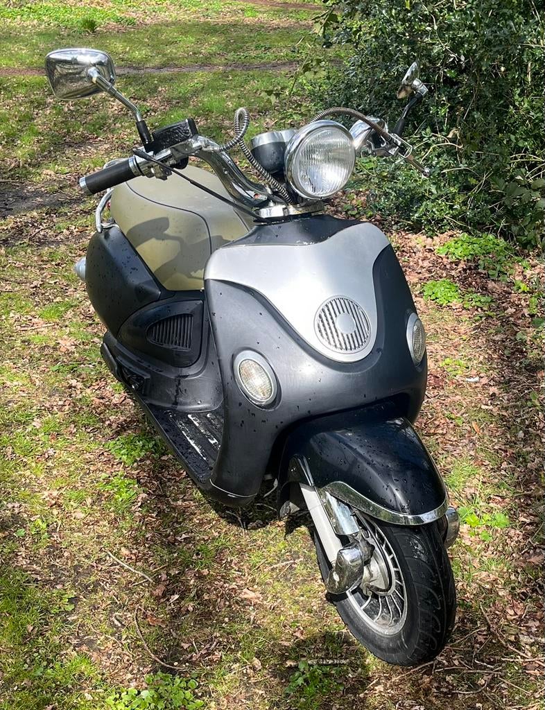 Retro Scooter ZHEN, “50km/u” (9432km!) geel kenteken, Ophalen of Verzenden, Zo goed als nieuw, Benzine