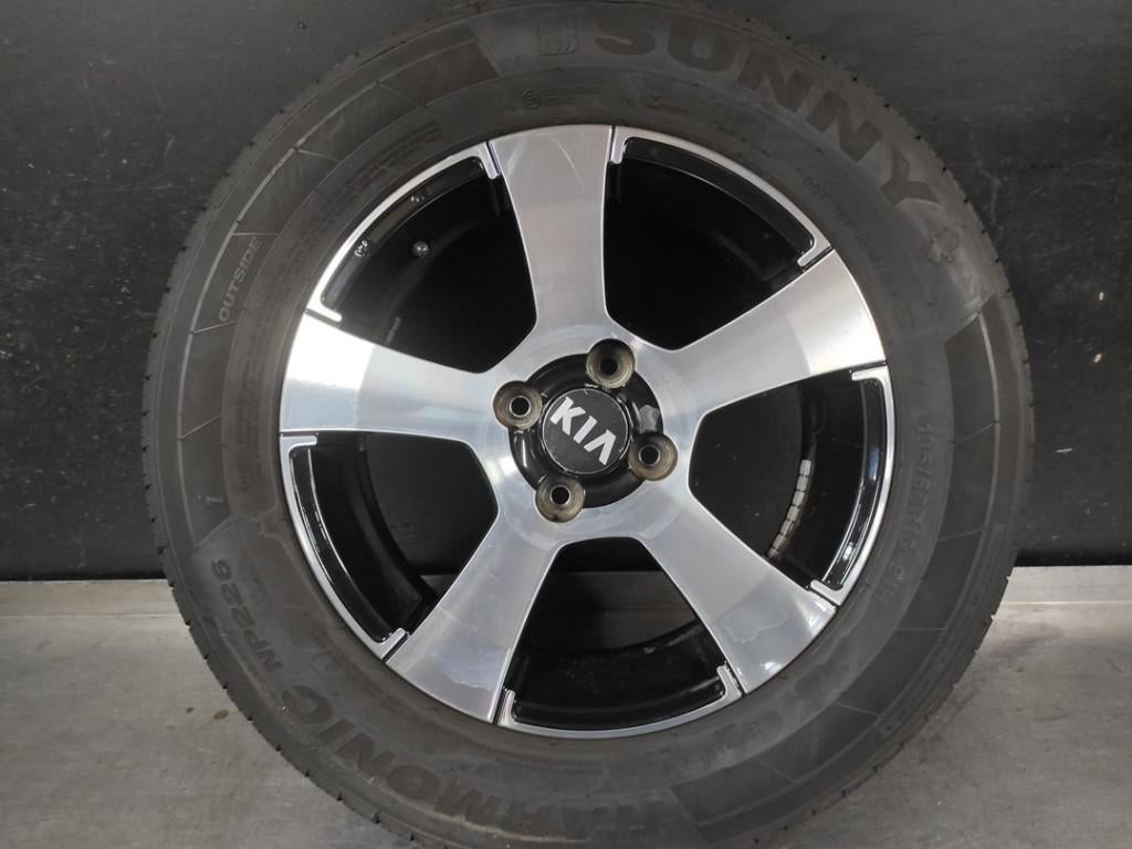 Velgen set + banden Kia Rio ( 195-65-R15 ), Gebruikt, 15 inch, Banden en Velgen, Ophalen of Verzenden