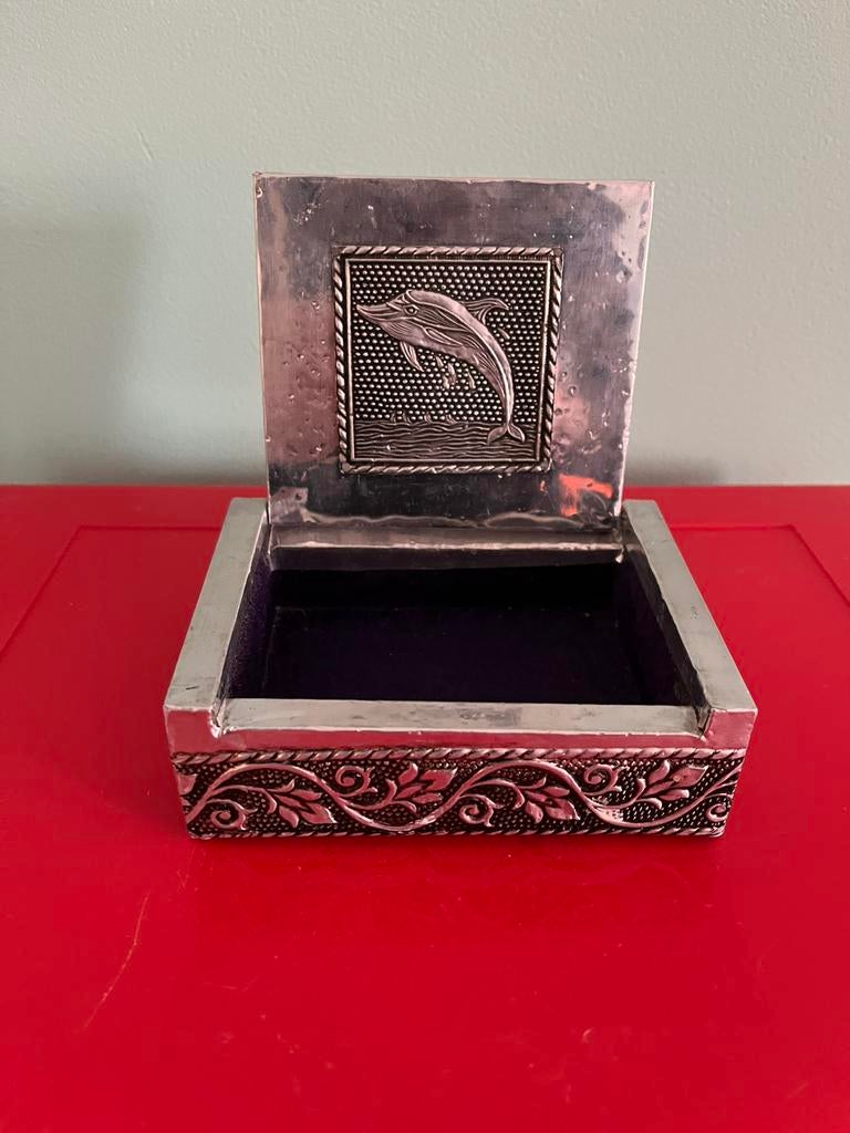 OOSTERSE SIERADENDOOS. —  VERZILVERD METAAL., Antiek en Kunst, Antiek | Overige Antiek, Ophalen of Verzenden