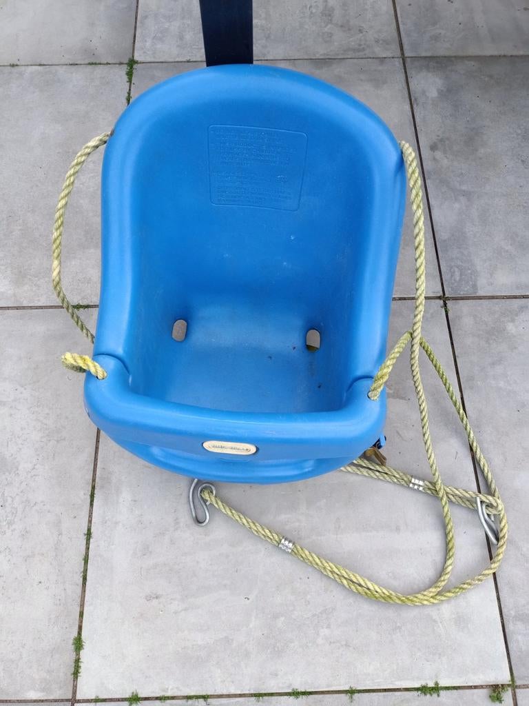 Schommel voor kleinste kinderen, Ophalen