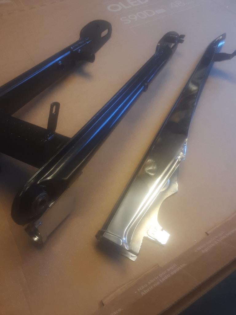 Achterbrug  onderdeel  ZÚNDAPP,,,,, Fietsen en Brommers, Brommeronderdelen | Zundapp, Ophalen of Verzenden, Zo goed als nieuw