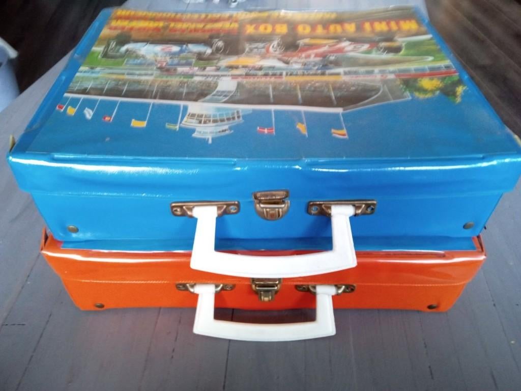 2 x lege Mini auto box koffers met mandjes / rekjes, bieden, Verzamelen, Speelgoed, Ophalen of Verzenden, Gebruikt