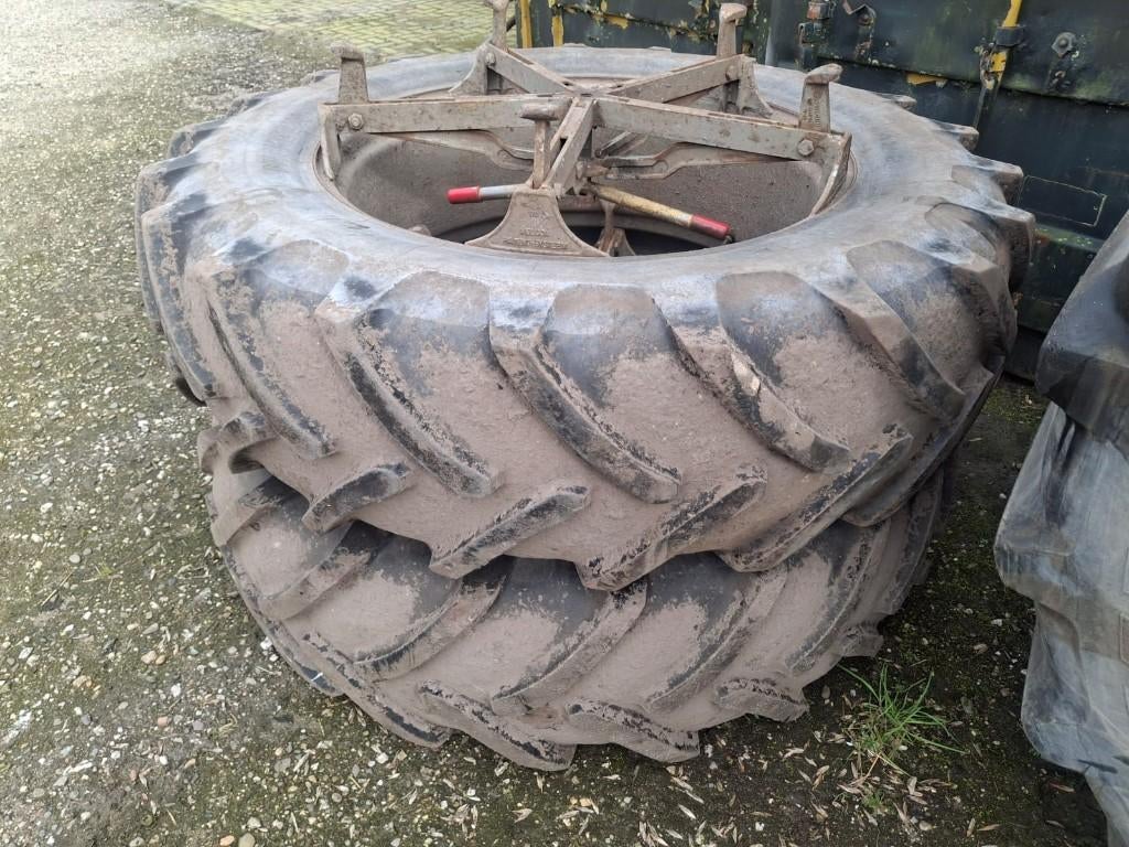 dubbellucht 16.9R38 5 ster molcon, Zakelijke goederen, Agrarisch | Onderdelen | Banden, Velgen en Assen, Ophalen