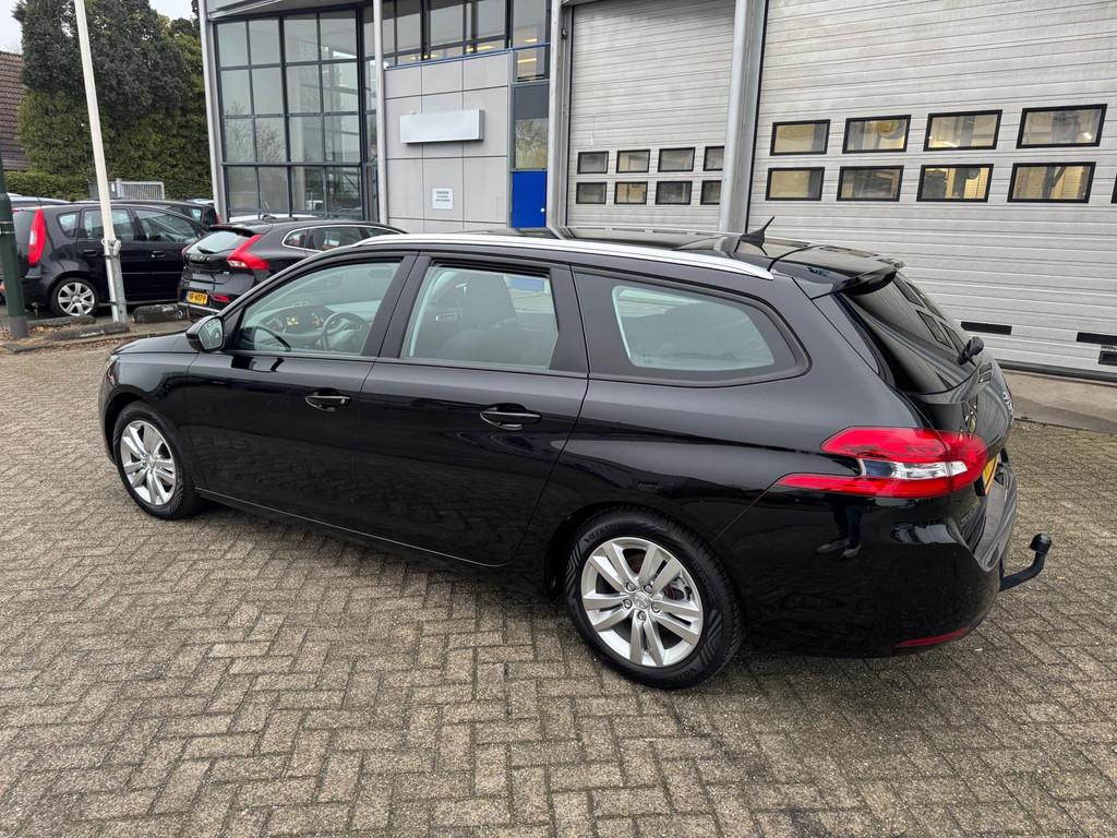 Peugeot 308 SW 1.2 PureTech Active PANO,Led,Navigatie, Voorwielaandrijving, Gebruikt, Euro 6, 1199 cc