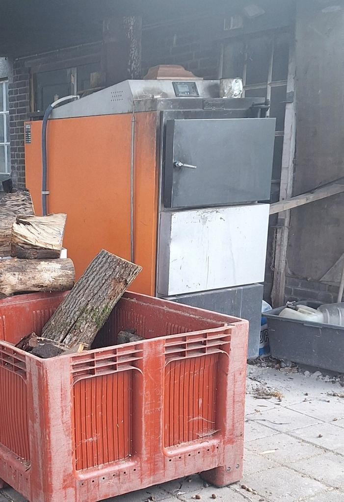 Technoserv Piromax 100kW 2018 + Buffervat 2000L + kachelpijp, Ophalen of Verzenden, Gebruikt, Hout, Houtkachel