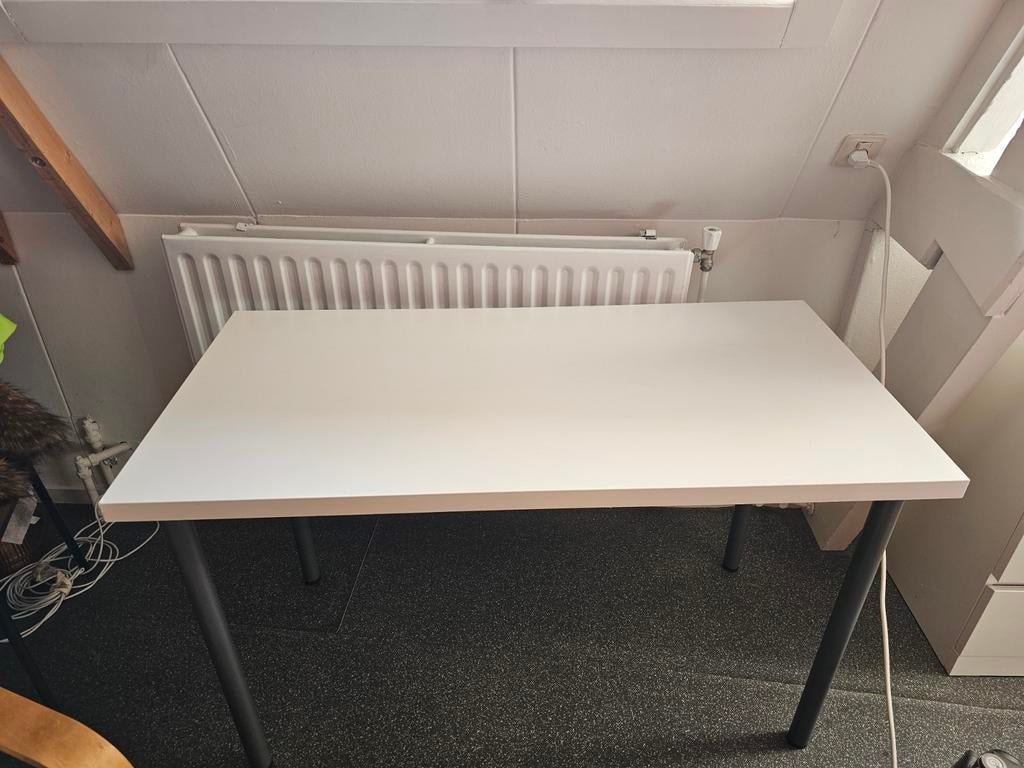 witte tafel/bureau, white table/desk, Ophalen, Zo goed als nieuw, IKEA