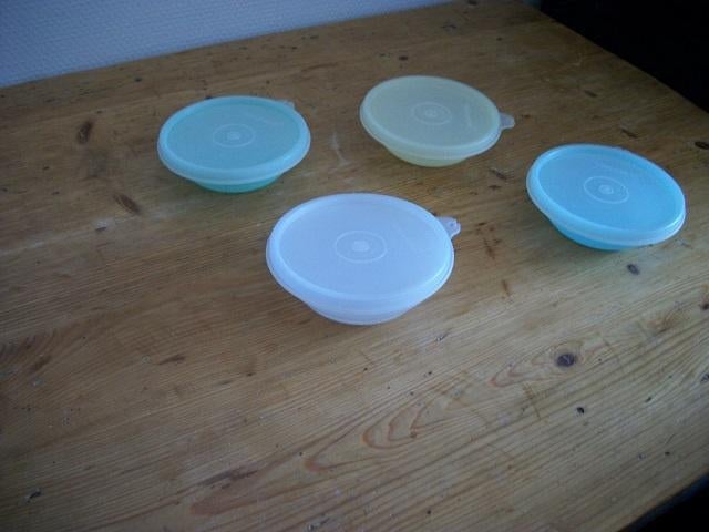 4 Tupperware Bakjes ( retro, doorsnee 11, hoogte 4 cm ), Ophalen of Verzenden, Gebruikt, Bak of Kom