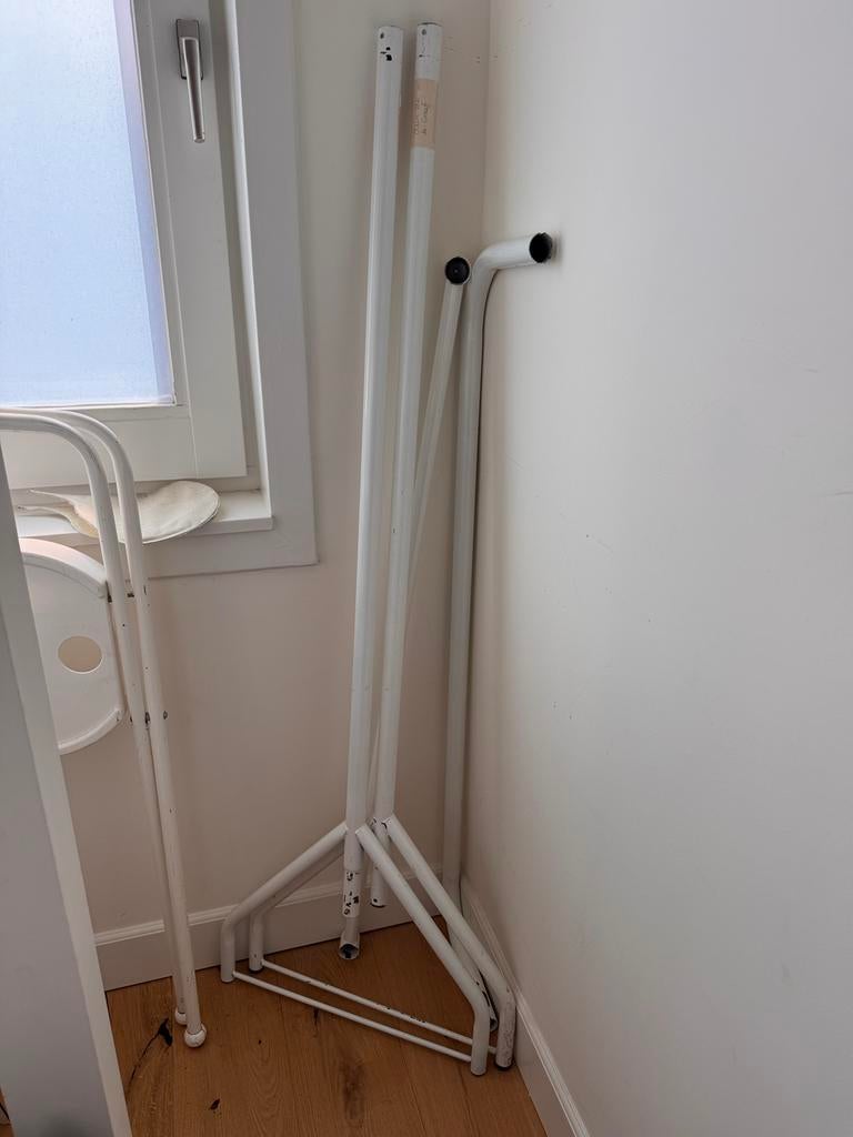 Stevig wit kledingrek (American Apparel), Ophalen, Zo goed als nieuw