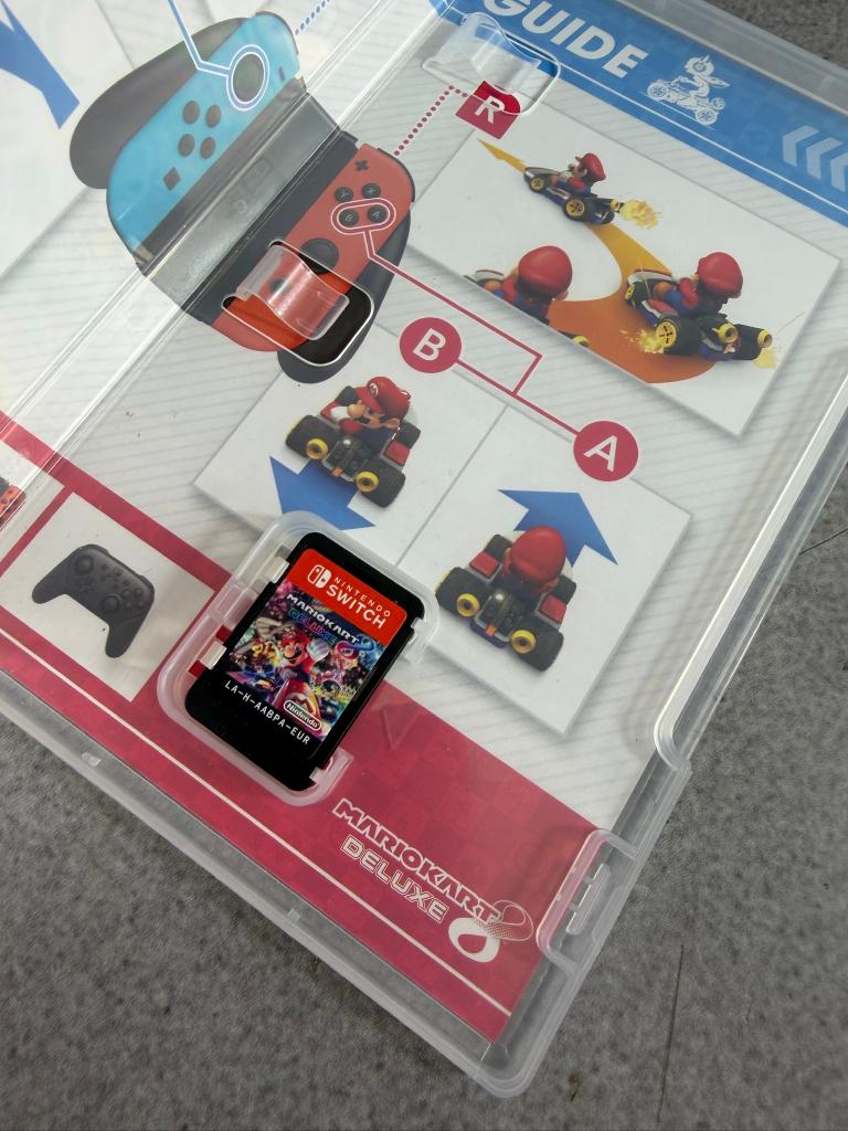 Mariokart Deluxe 8 | Nintendo Switch Game | Hoes | 408043, Online, Gebruikt, 1 speler, Racen en Vliegen