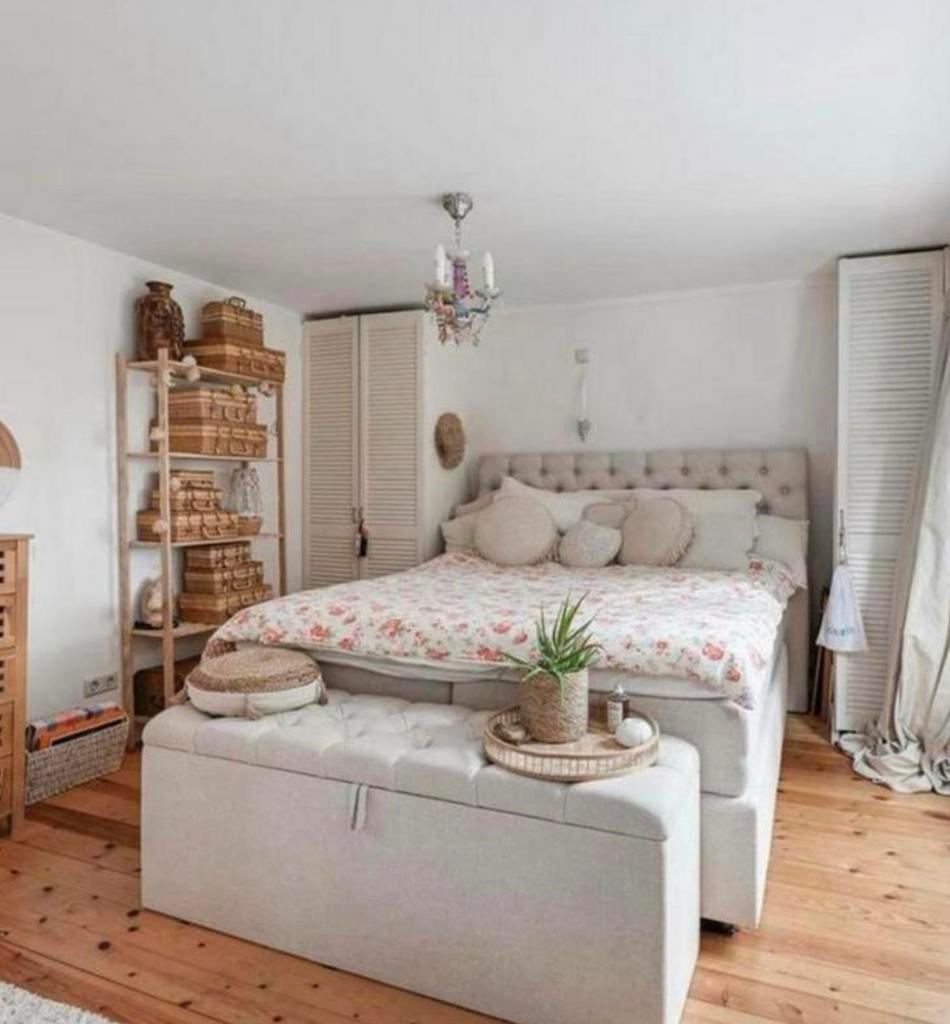 Tweepersoons boxspring van swiss sense met opbergpoef, Huis en Inrichting, Slaapkamer | Boxsprings, Ophalen, Zo goed als nieuw