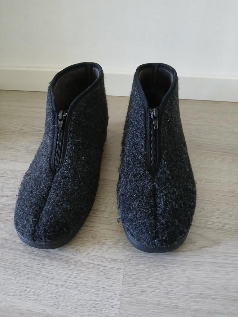 Alberola pantoffels met rits, Ophalen of Verzenden, Zo goed als nieuw, Zwart, Pantoffels of Sloffen