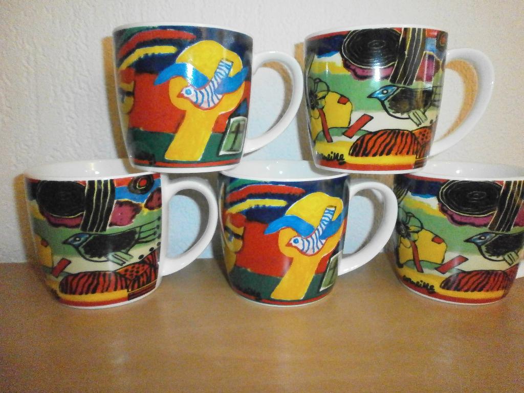 CORNEILLE 5 mokken/bekers met oor, Ophalen of Verzenden, Zo goed als nieuw