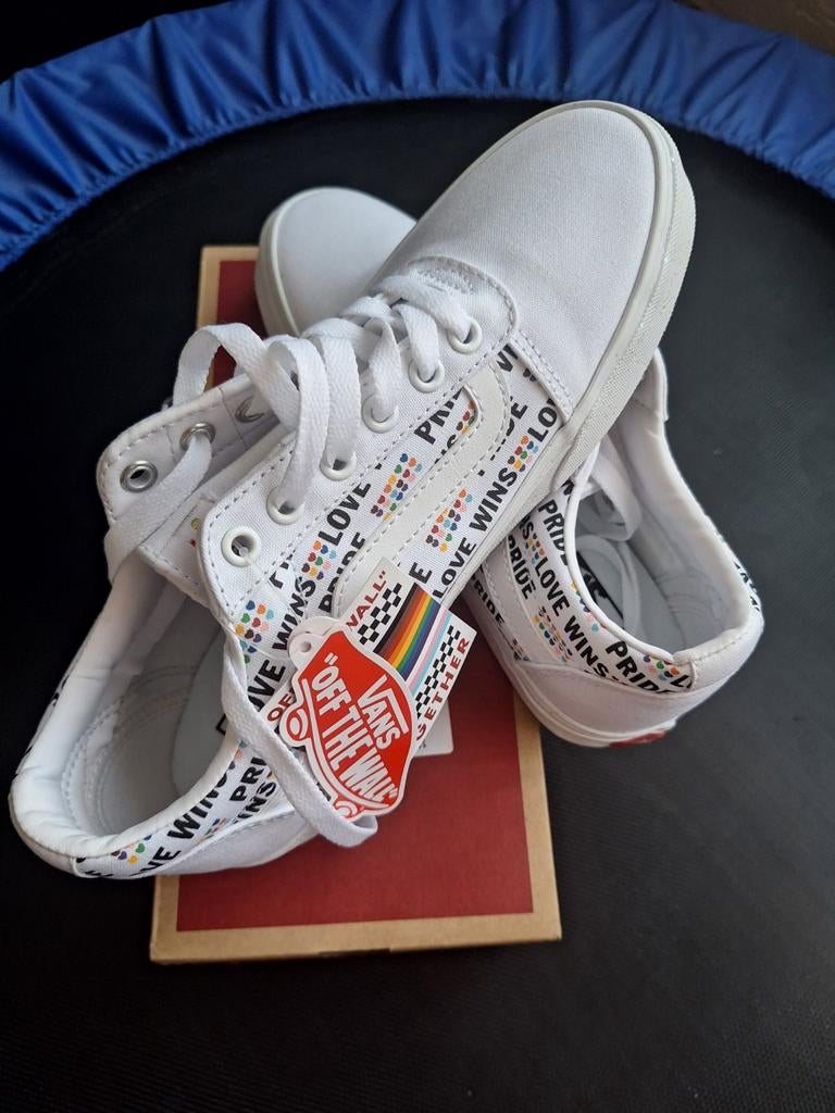 Splinter nieuwe witte Vans Pride Love sneakers maat 39.Origi, Wit, Nieuw, Ophalen of Verzenden, Sneakers of Gympen